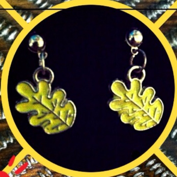 Fall Leaves Post Earrings - Picture 3 of 3